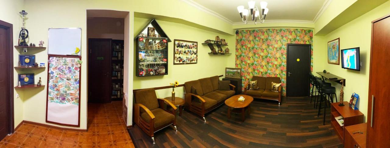 Friendship Hostel & Tours Jerevan Buitenkant foto