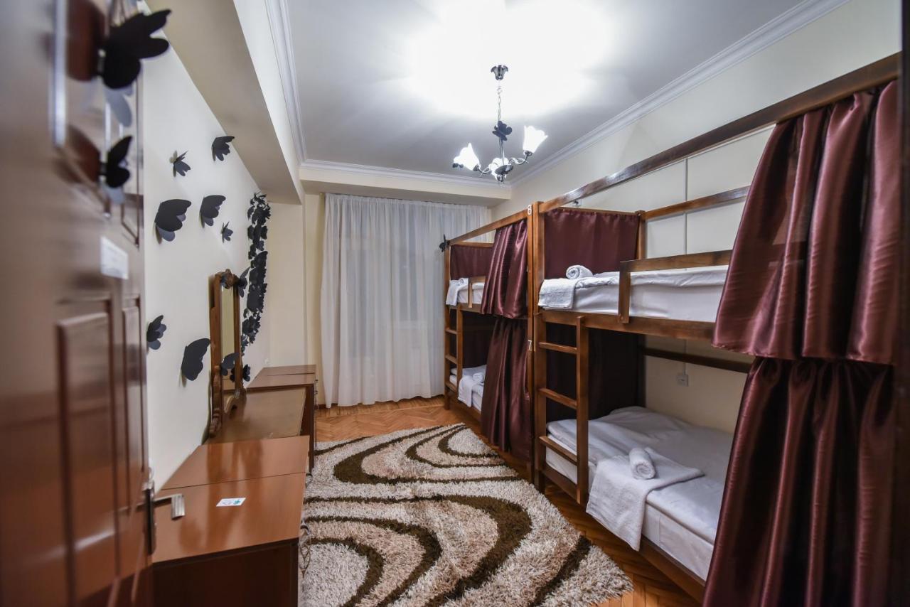 Friendship Hostel & Tours Jerevan Buitenkant foto