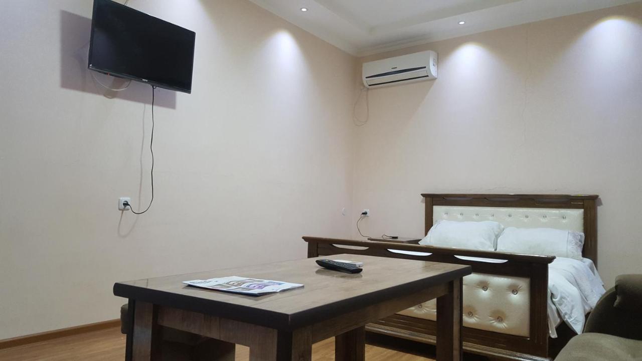 Friendship Hostel & Tours Jerevan Buitenkant foto