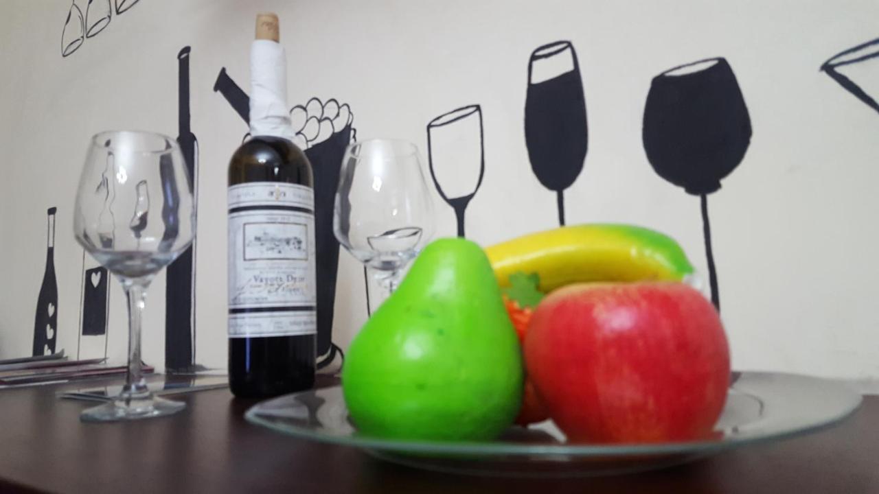 Friendship Hostel & Tours Jerevan Buitenkant foto